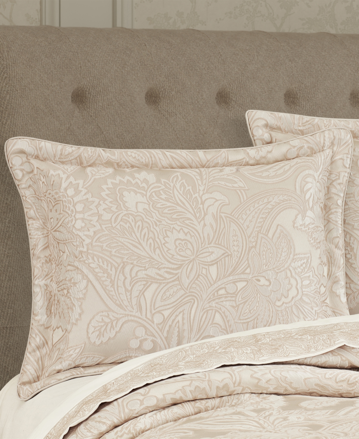 J Queen New York Villanova 4-pc. Comforter Set, Queen In Alabaster