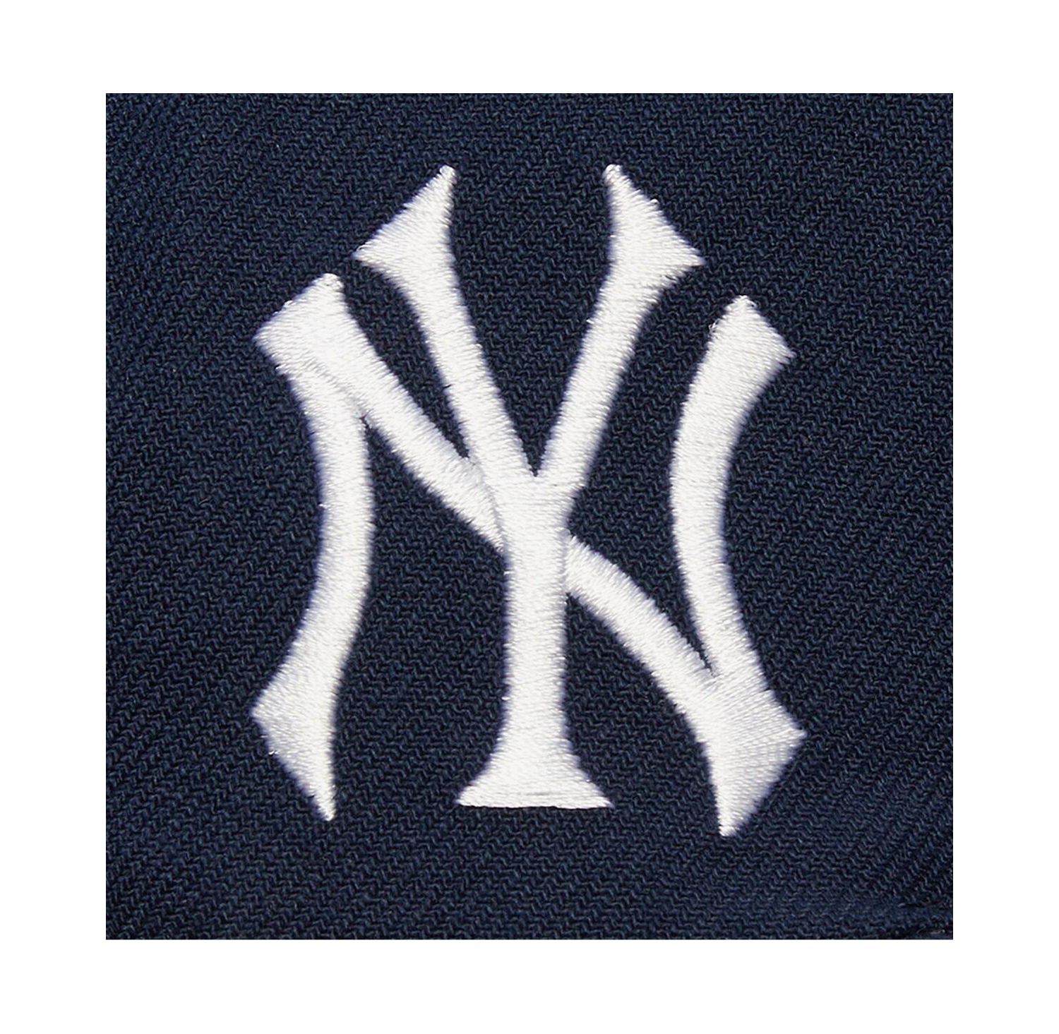 Men's Navy New York Yankees Team Tagged Snapback Hat