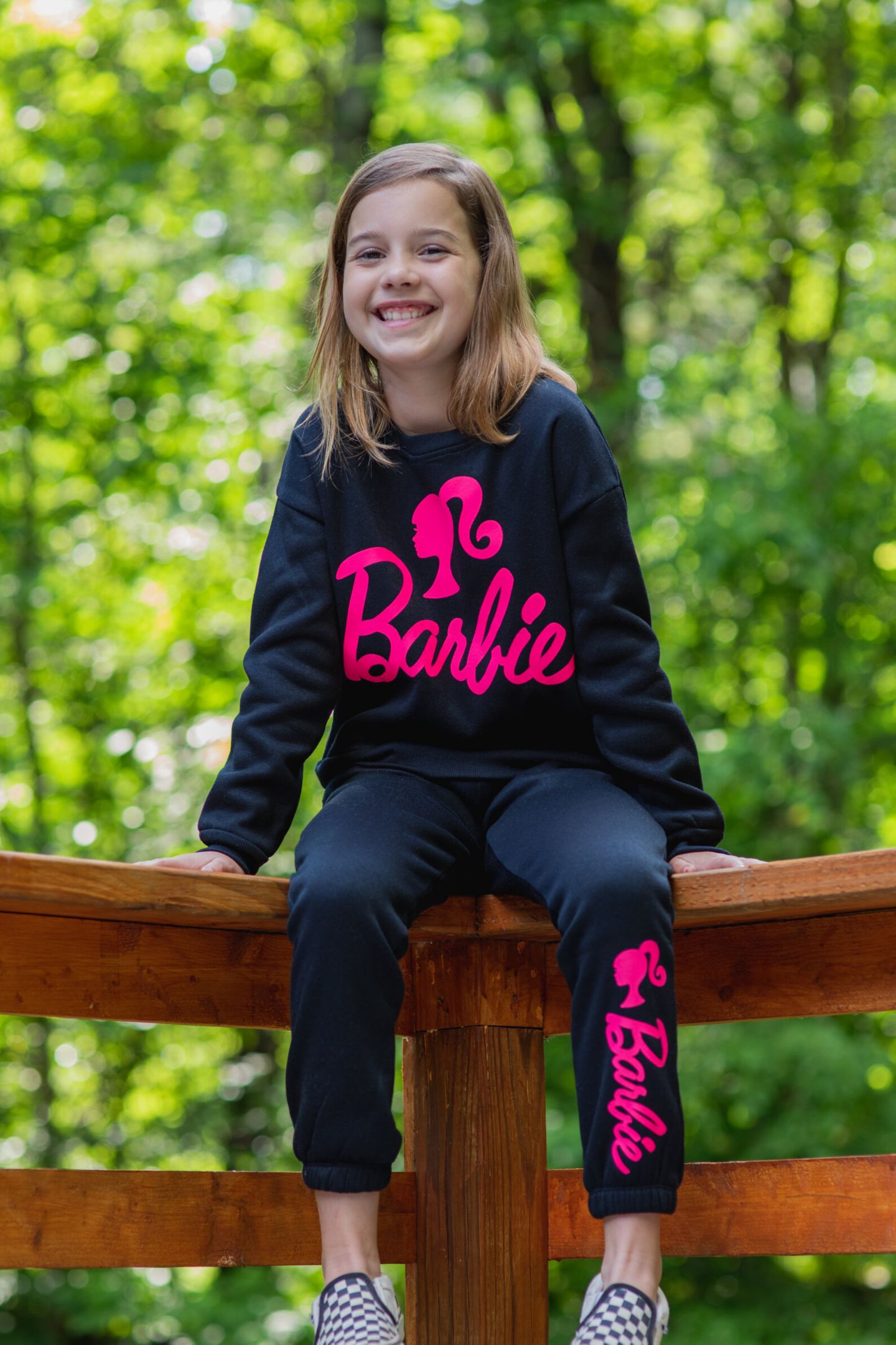 Детский комплект Barbie Little Girls French Terry Sweatshirt and Jogger Pants Set, цвет: Чёрный — фото 2