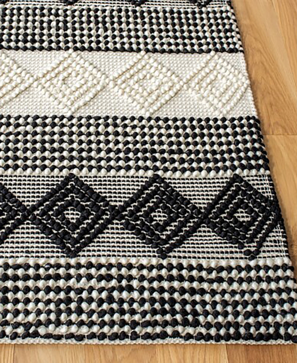 Safavieh Natura 102 NAT102Z 4'x4' Area Rug