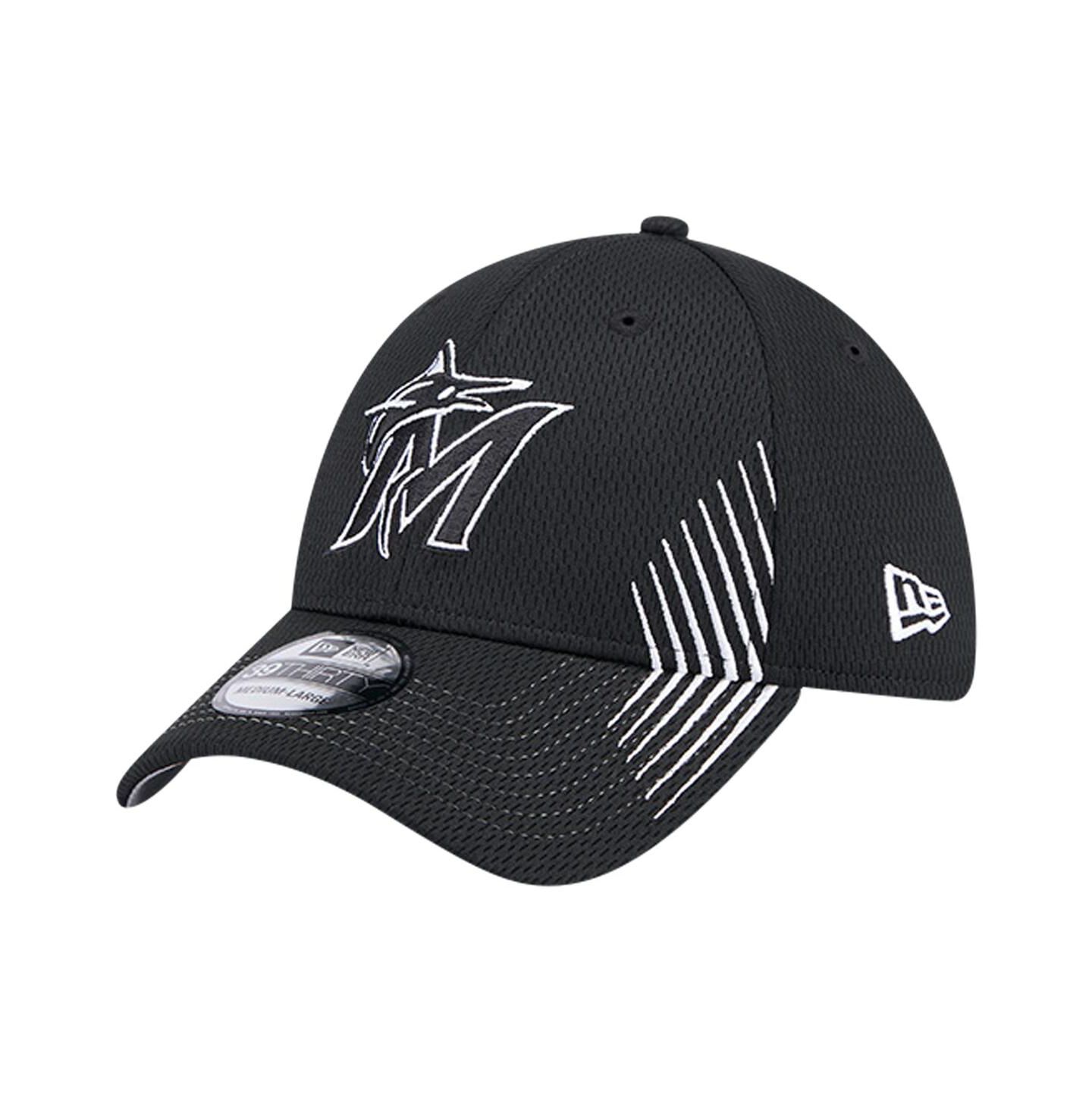 Мужская кепка New Era Black Miami Marlins Active Dash Mark 39THIRTY Flex Hat — фото 1