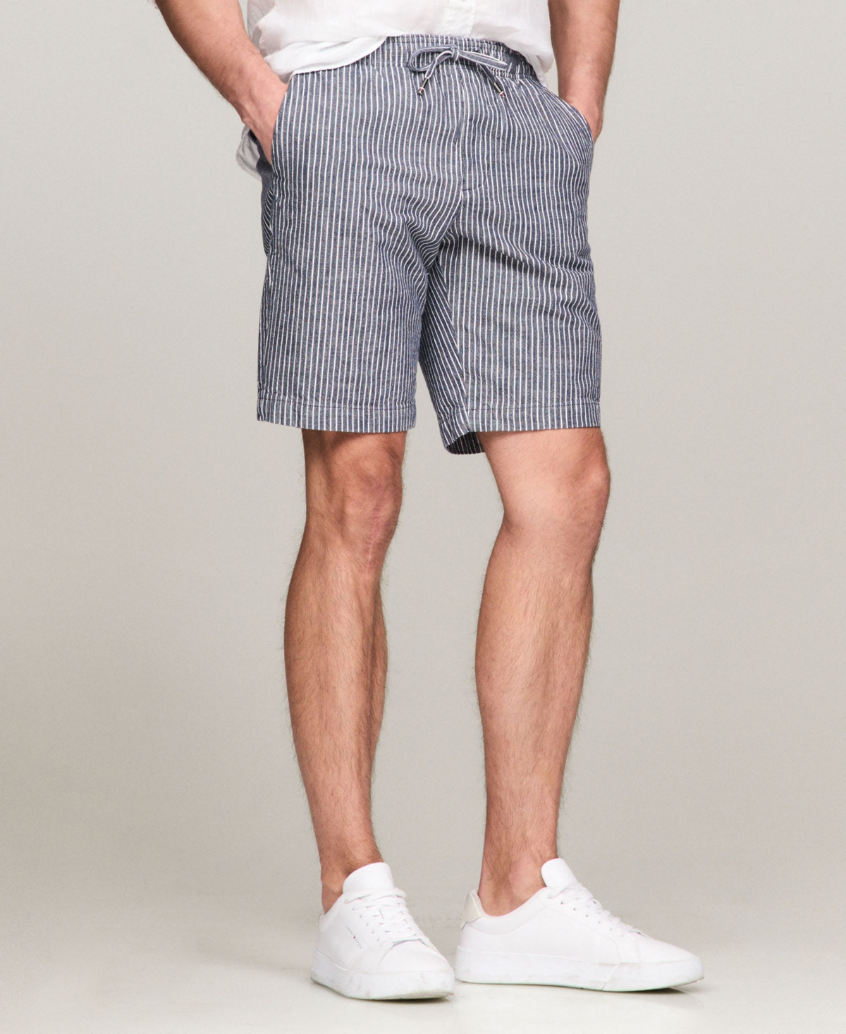 TOMMY HILFIGER MEN'S HARLEM REGULAR-FIT STRETCH STRIPE 9" DRAWSTRING SHORTS 