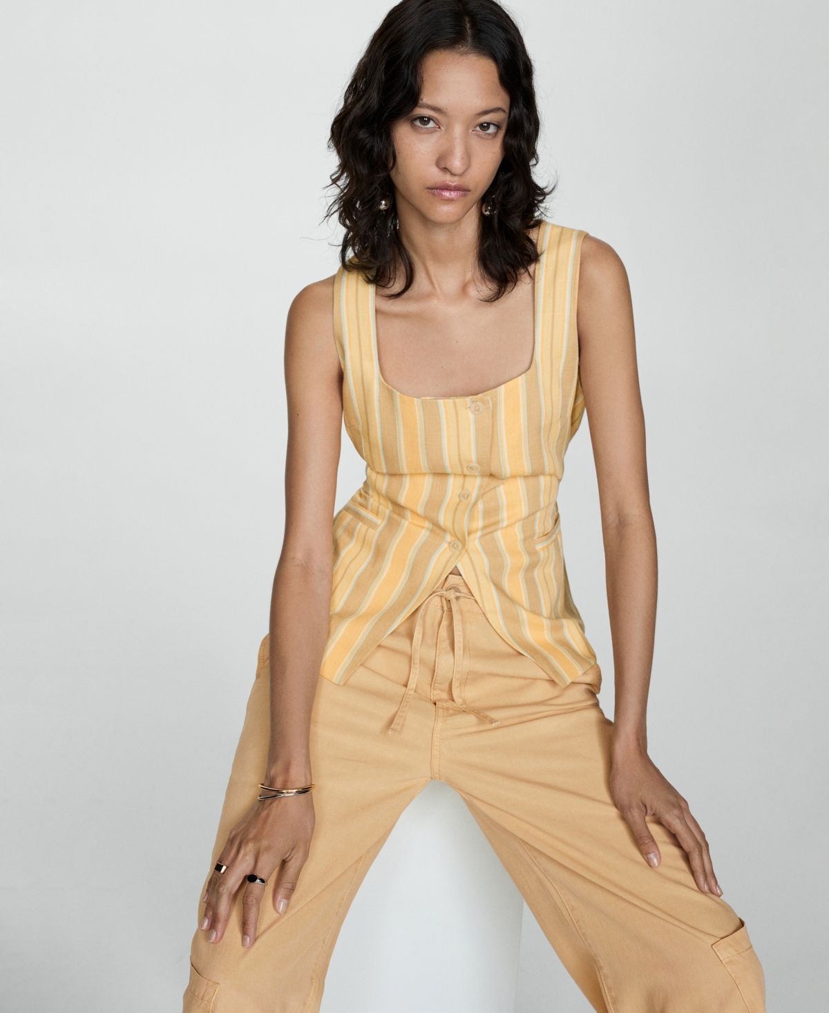 Mango Linen Cargo Pants In Sand