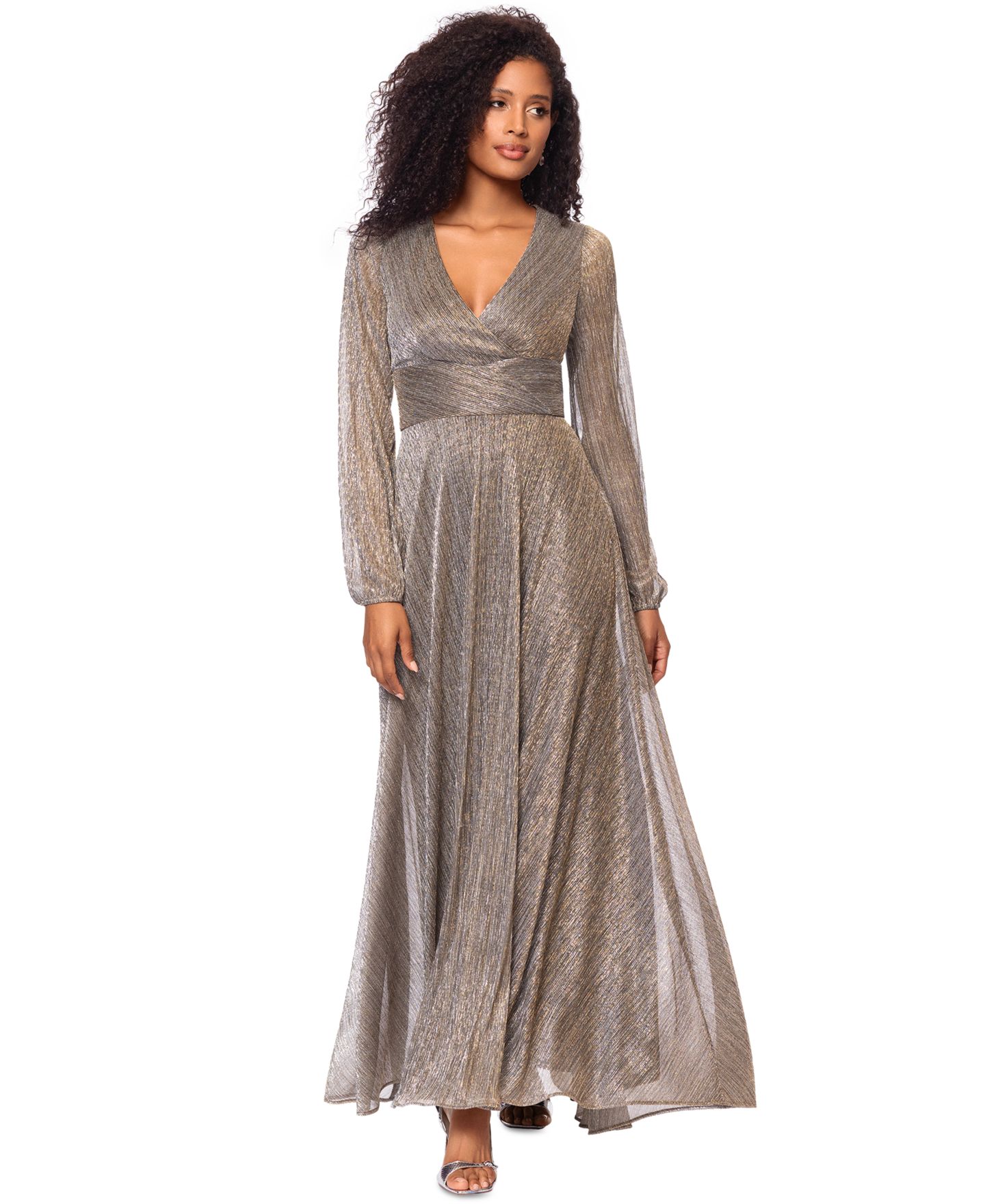 Женское платье Betsy & Adam Metallic V-Neck Long-Sleeve Gown, цвет: Мокко золотой — фото 1