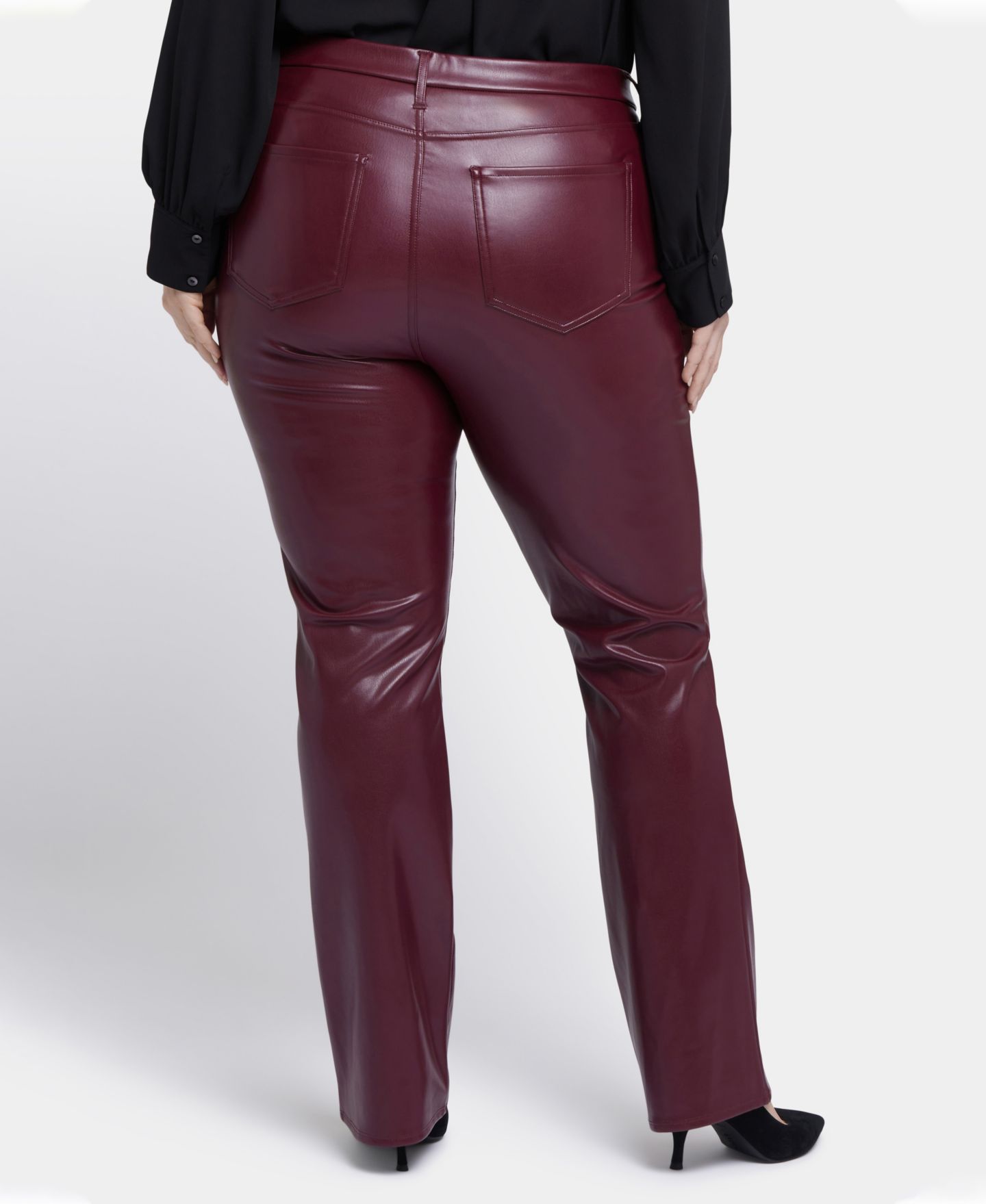 Женские брюки NYDJ Plus Size Artificial Leather Marilyn Straight, цвет: Tavern — фото 2