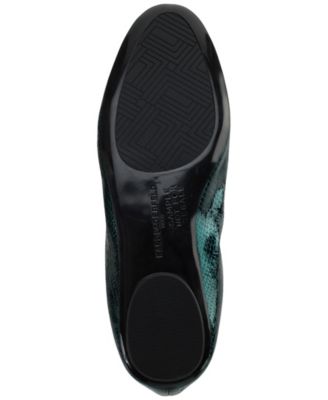 Women's Velma Almond Toe Ballet Flats