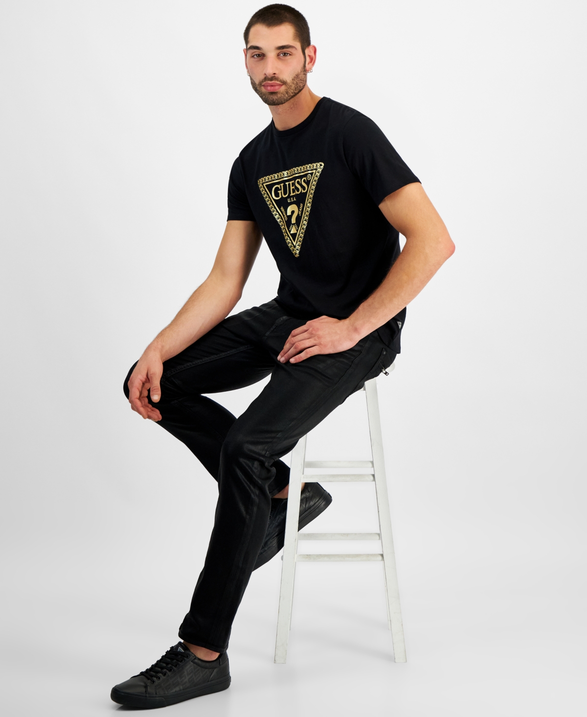 Guess Men's Relaxed-Fit Metallic Chain Triangle Logo Graphic T-Shirt - Jet Black A996