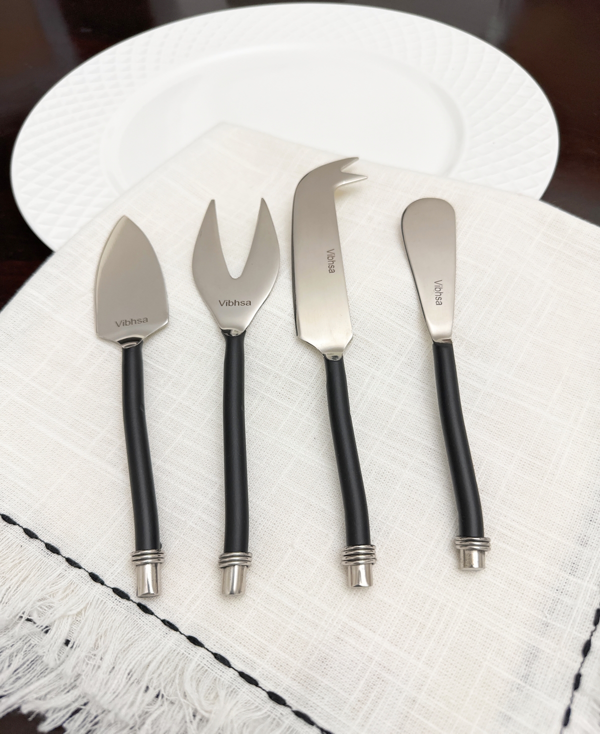 VIBHSA CURVED 4-PC. CHEESE KNIVES SET, SERVING FOR 4 