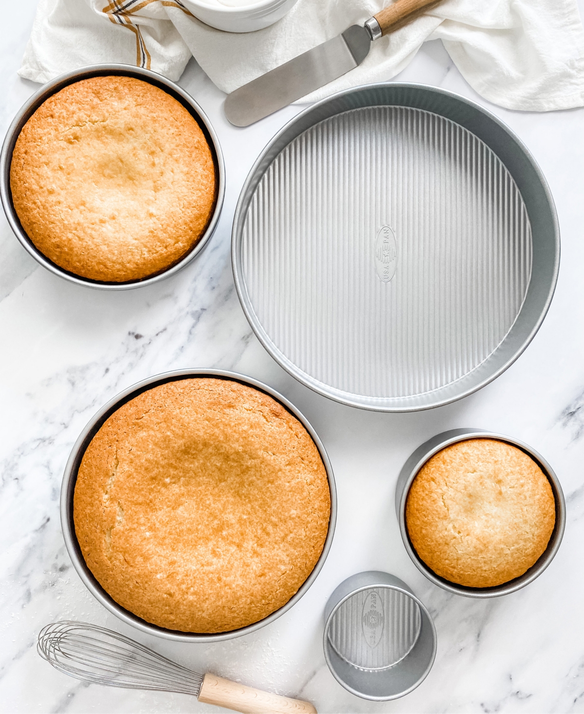 Usa Pan Non-stick Aluminum 5-piece Round Cake Pan Set In Silver,gray