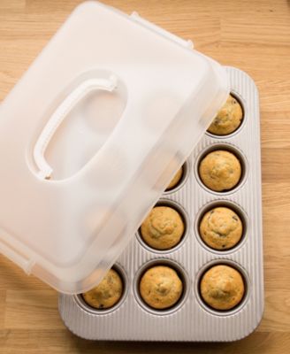 Non-Stick Aluminum 12 Cup 15" x 11" Muffin Pan Lid Set