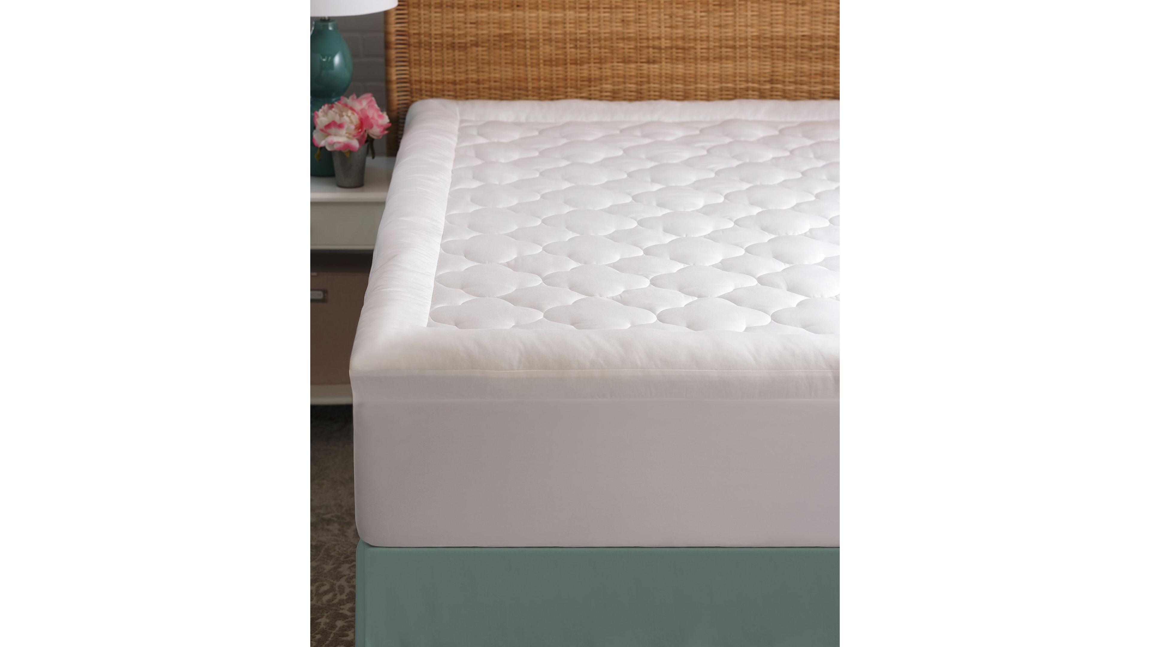 Billowy Clouds 2" Gusseted Mattress Pad, Queen
