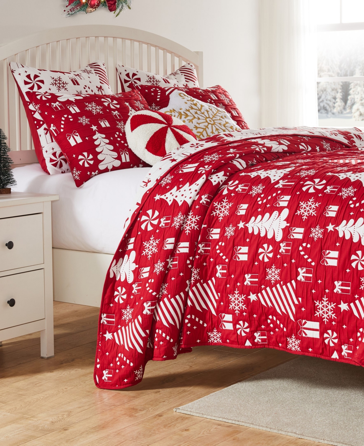 Greenland Home Fashions Peppermint Party Holiday 3-Pc. Coverlet Set, King