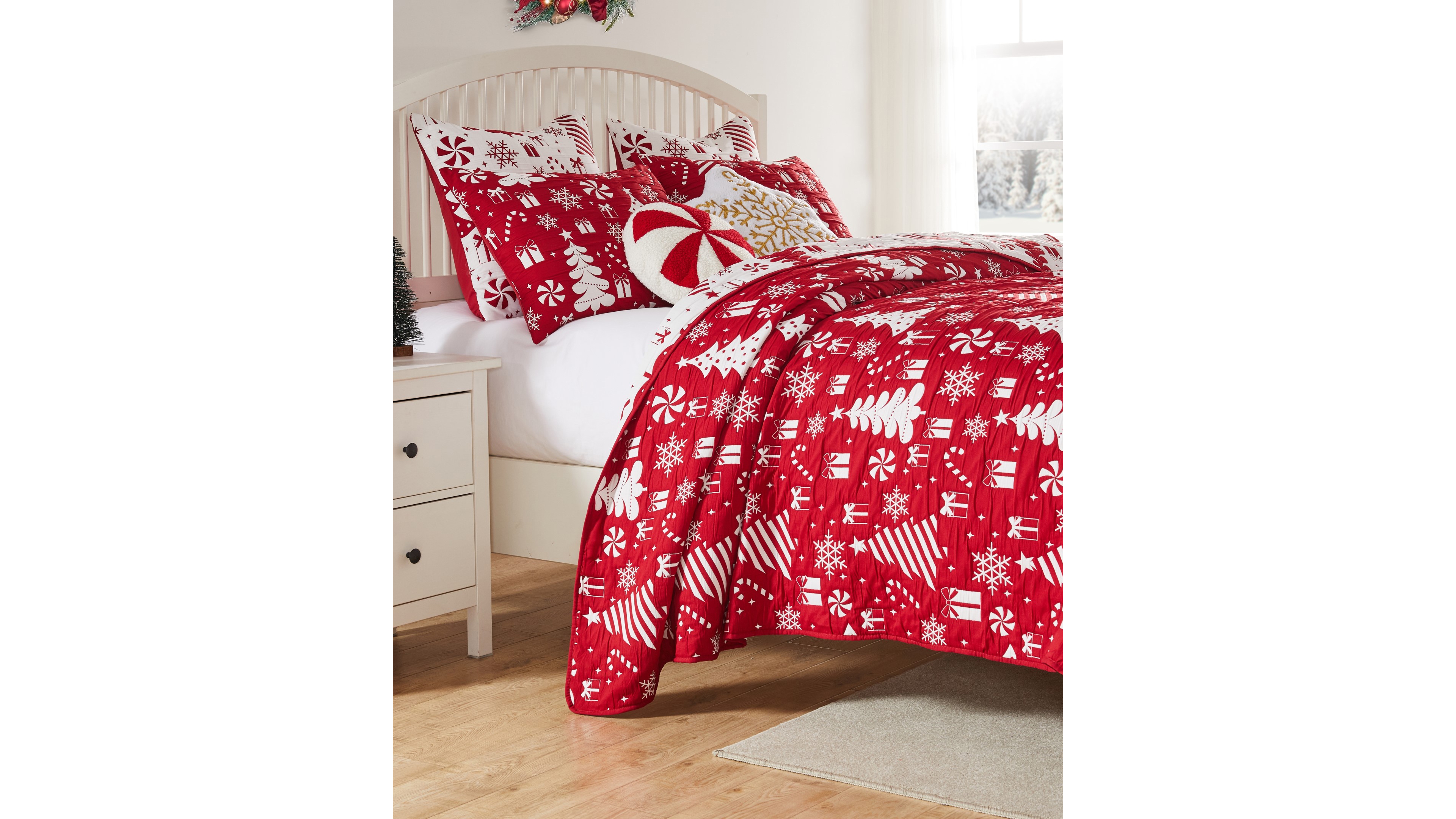 Greenland Home Fashions Peppermint Party Holiday 3-Pc. Coverlet Set, King