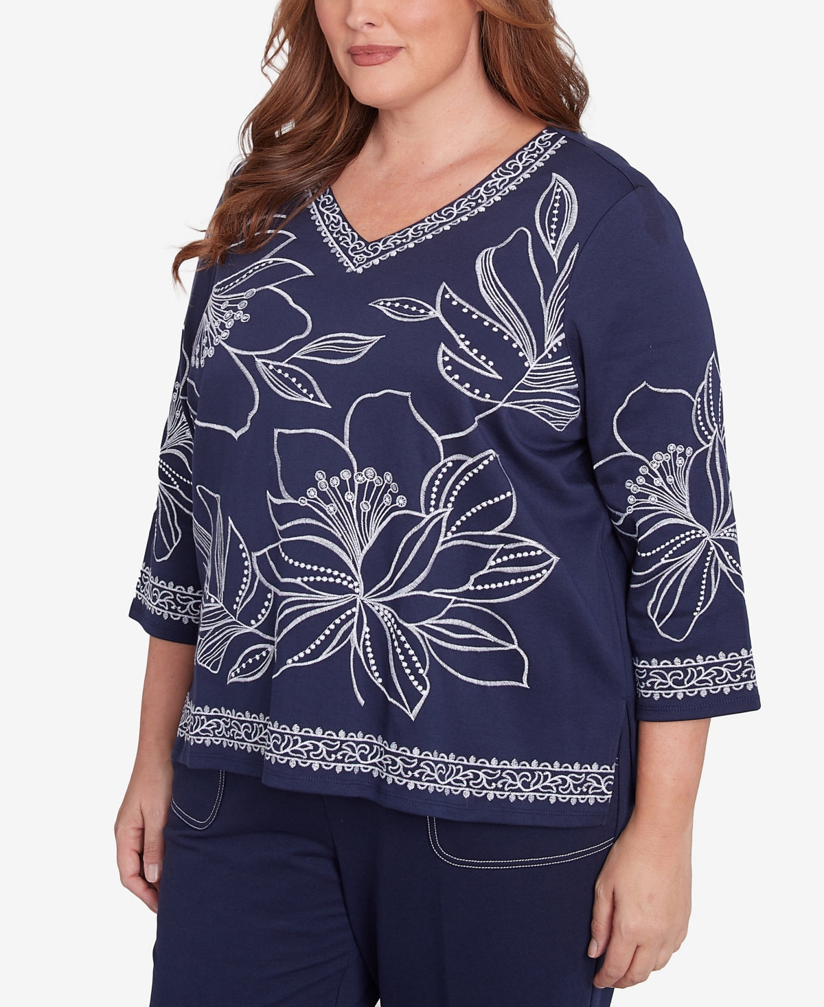 Alfred Dunner Plus Size Block Island Dynamic Floral Embroidered V-neck Top In Navy