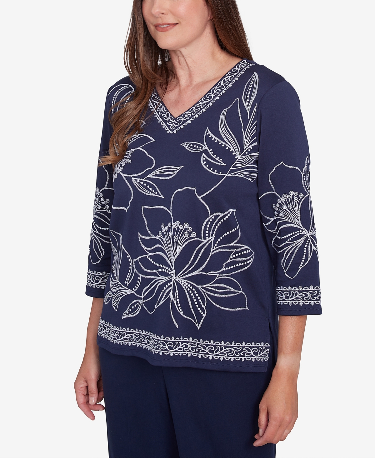 Alfred Dunner Plus Size Block Island Dynamic Floral Embroidered V-neck Top In Navy