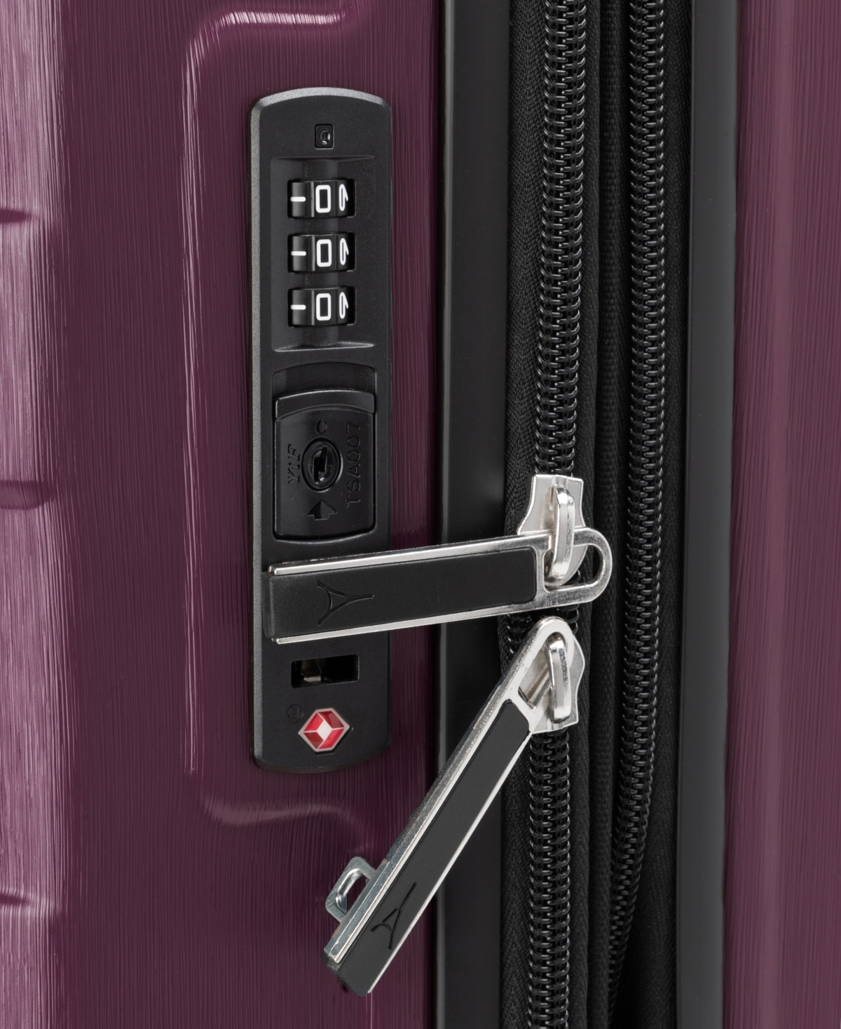 Travelpro Walkabout 7 Carry-on Expandable Hardside Spinner In Royalty Red