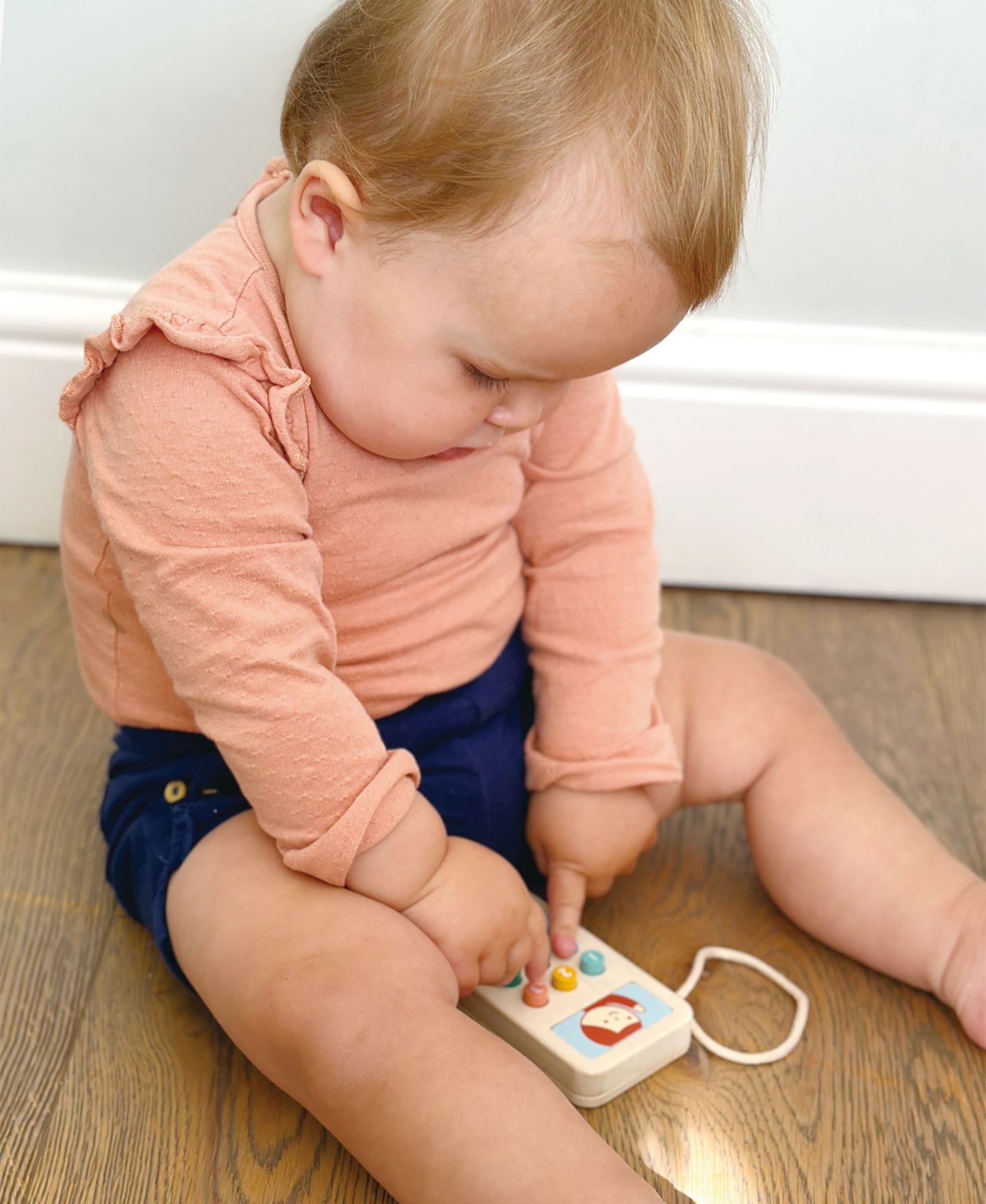 Детские игрушки Mentari Toys Phone and Camera 3-Piece Pretend Play Set, Ages 3+ — фото 4