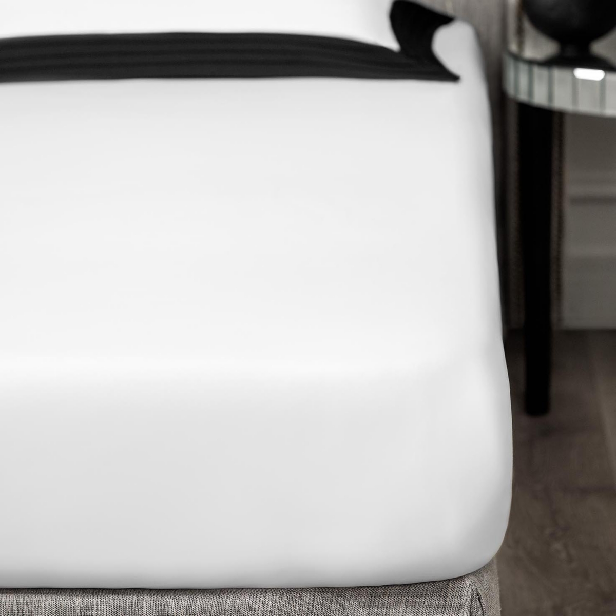 Togas Eden white/black Duvet cover King white/black