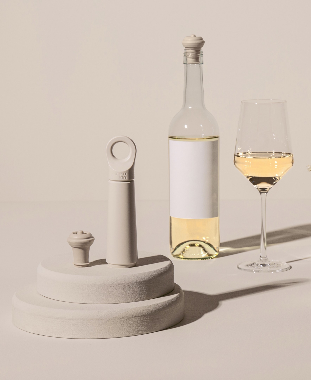 Vacu Vin Wine Saver Loop And Stopper Bundle In Sand