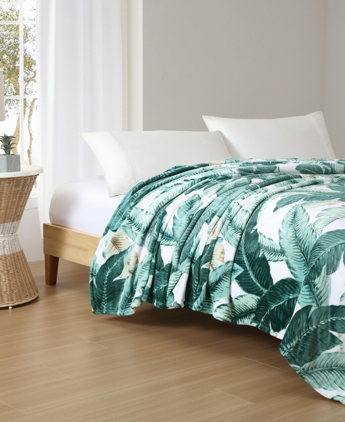 Tommy Bahama Home Classic Palms Ultra Soft Plush Fleece Blanket, Twin In Key Largo Green