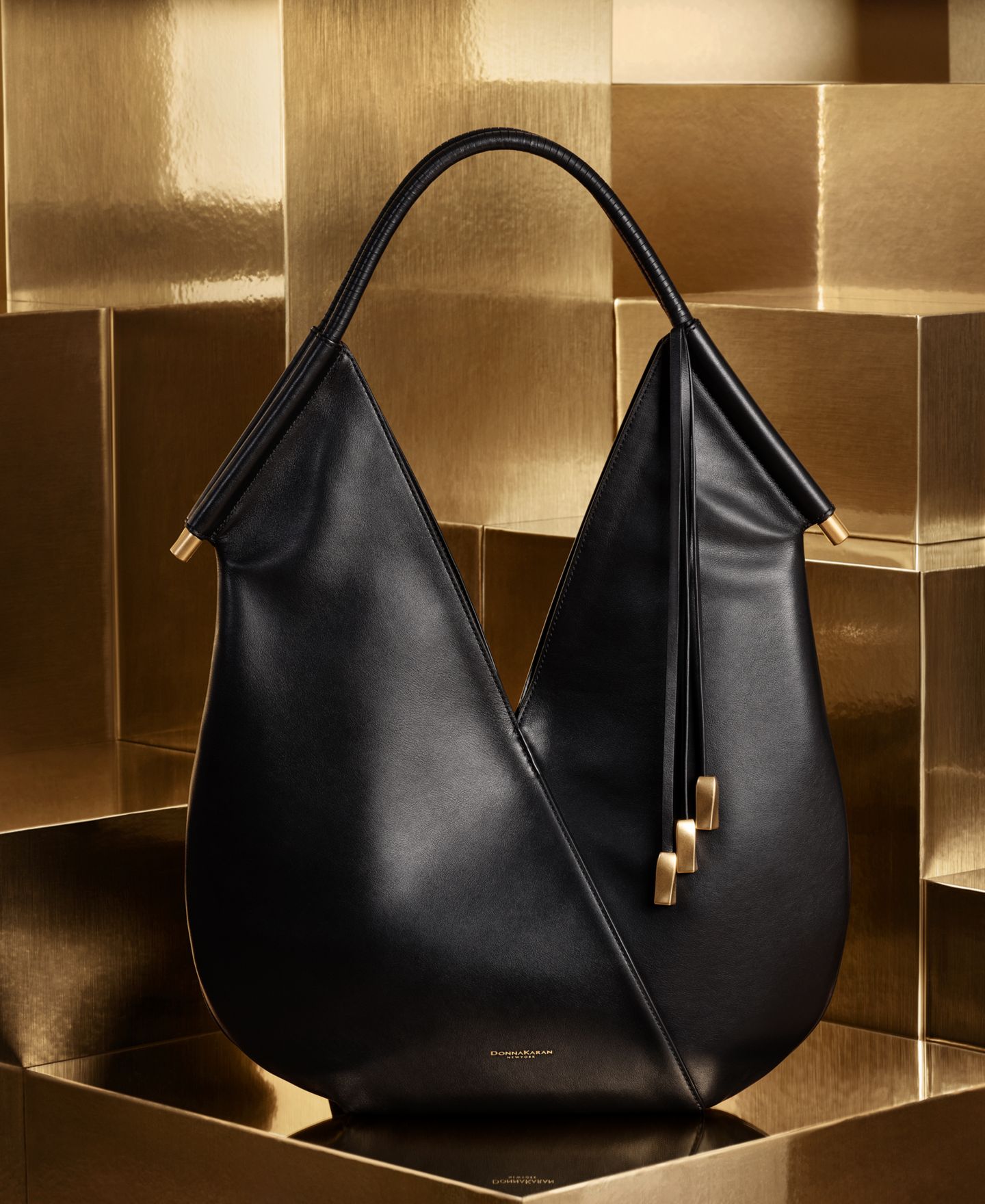 Женская сумка Donna Karan New York Baldwin Mini Shoulder with Leather Wrapped Rounded Handle, цвет: Чёрный / Золотой — фото 8