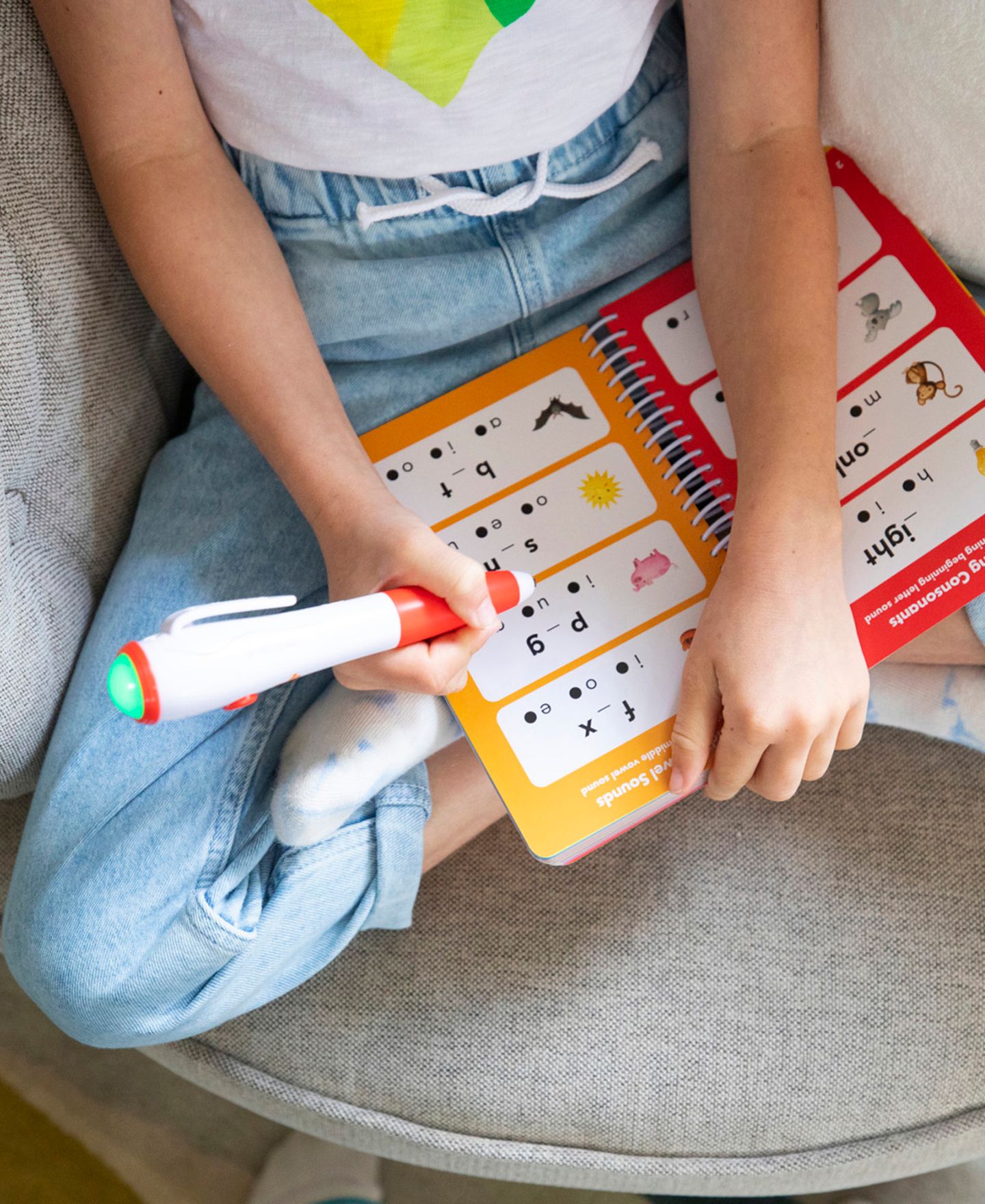 Детская игрушка Educational Insights Hot Dots Reading and Math Interactive Workbook, Ages 6+ — фото 7