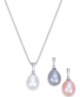 pearl pendant set in silver