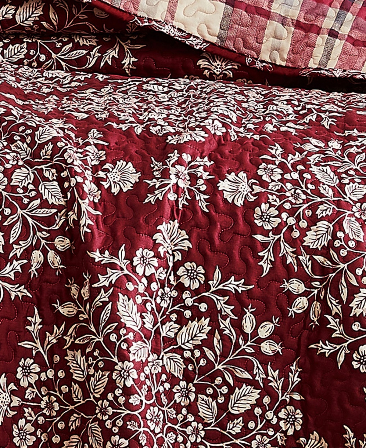 Southshore Fine Linens Christmas Carol -Pc. Holiday Quilt Set