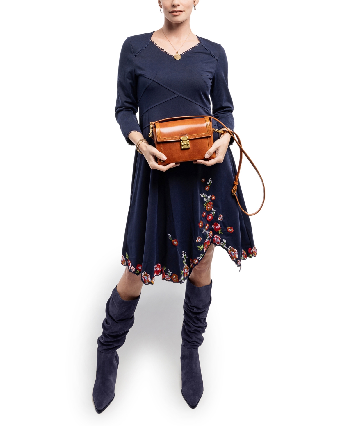 Old Trend Azalea Vintage Case Crossbody Bag In Caramel
