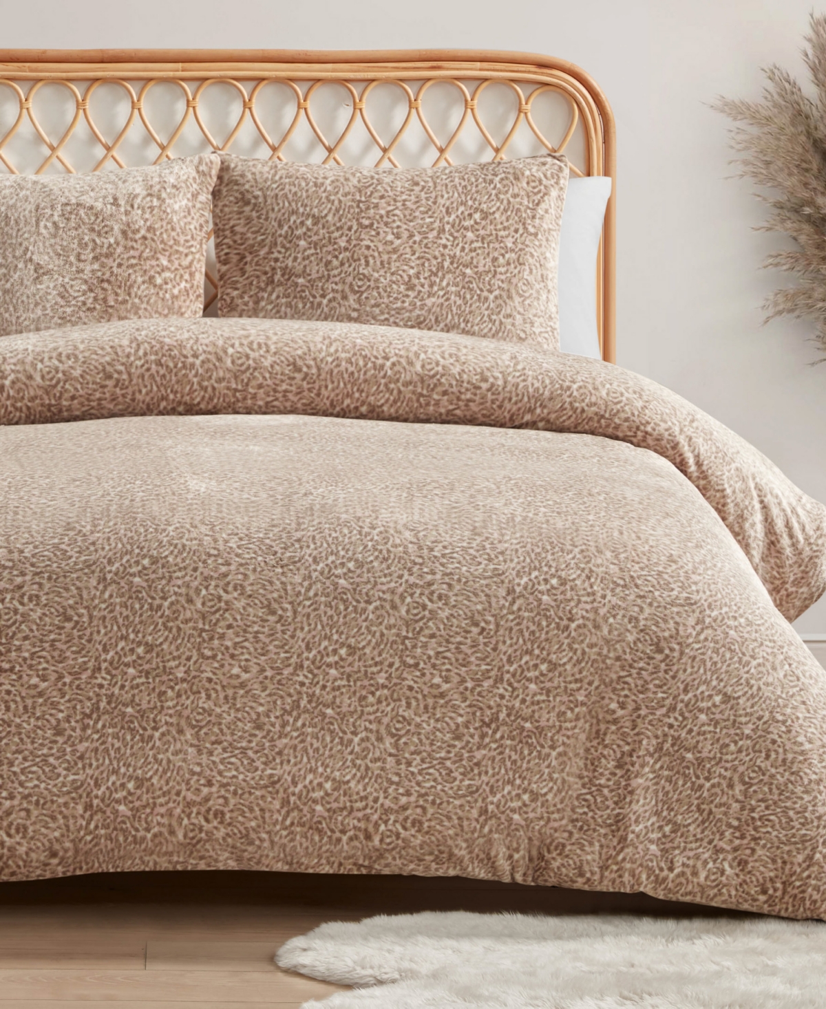 Jessica Simpson Plush Leopard Comforter Sets In Blush Pink
