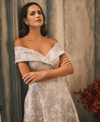 Women's Sweetheart-Neck Metallic-Jacquard Ball Gown