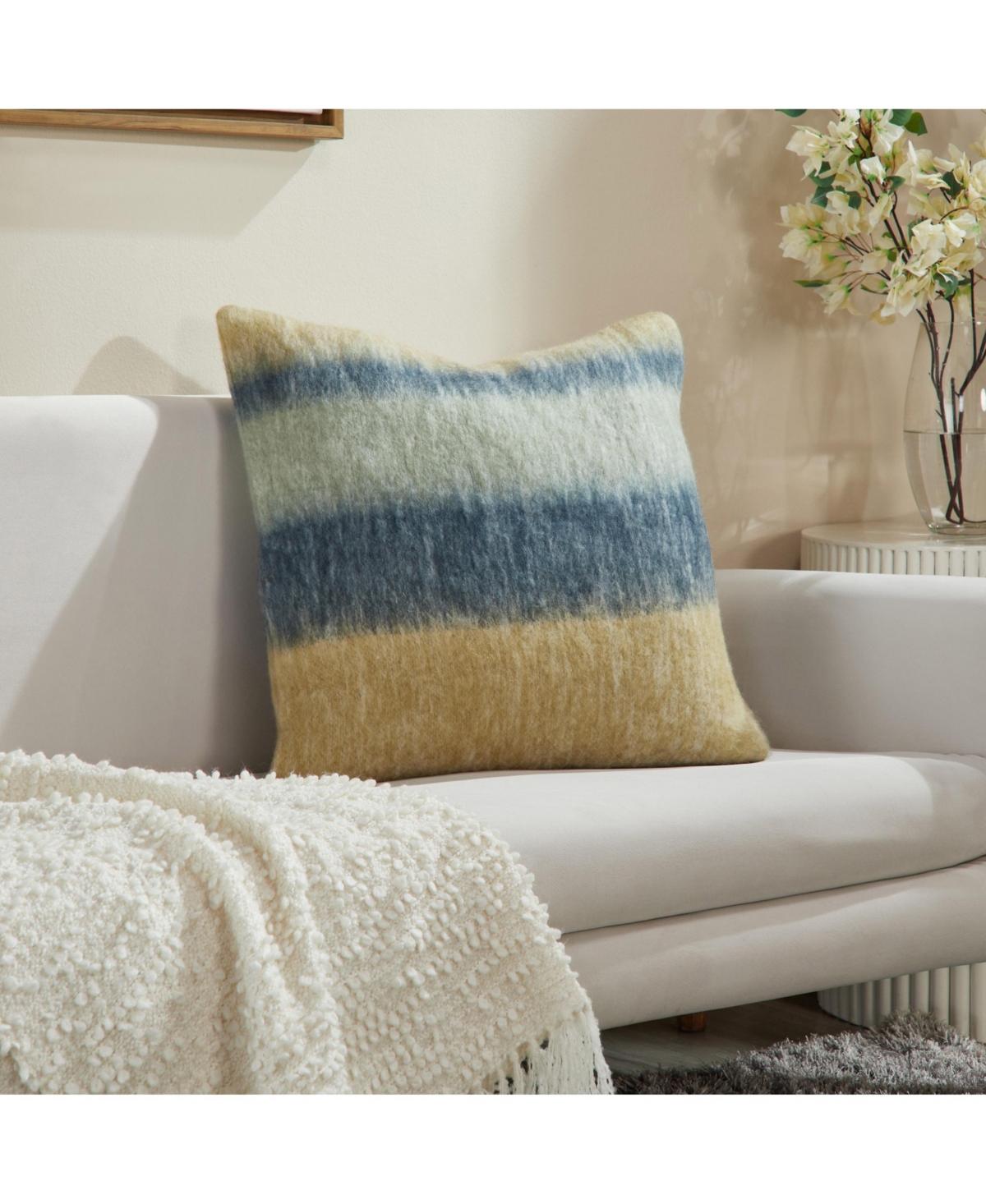 Ihi Home Highland Mist Mohair Pillow, Multicolor, 20