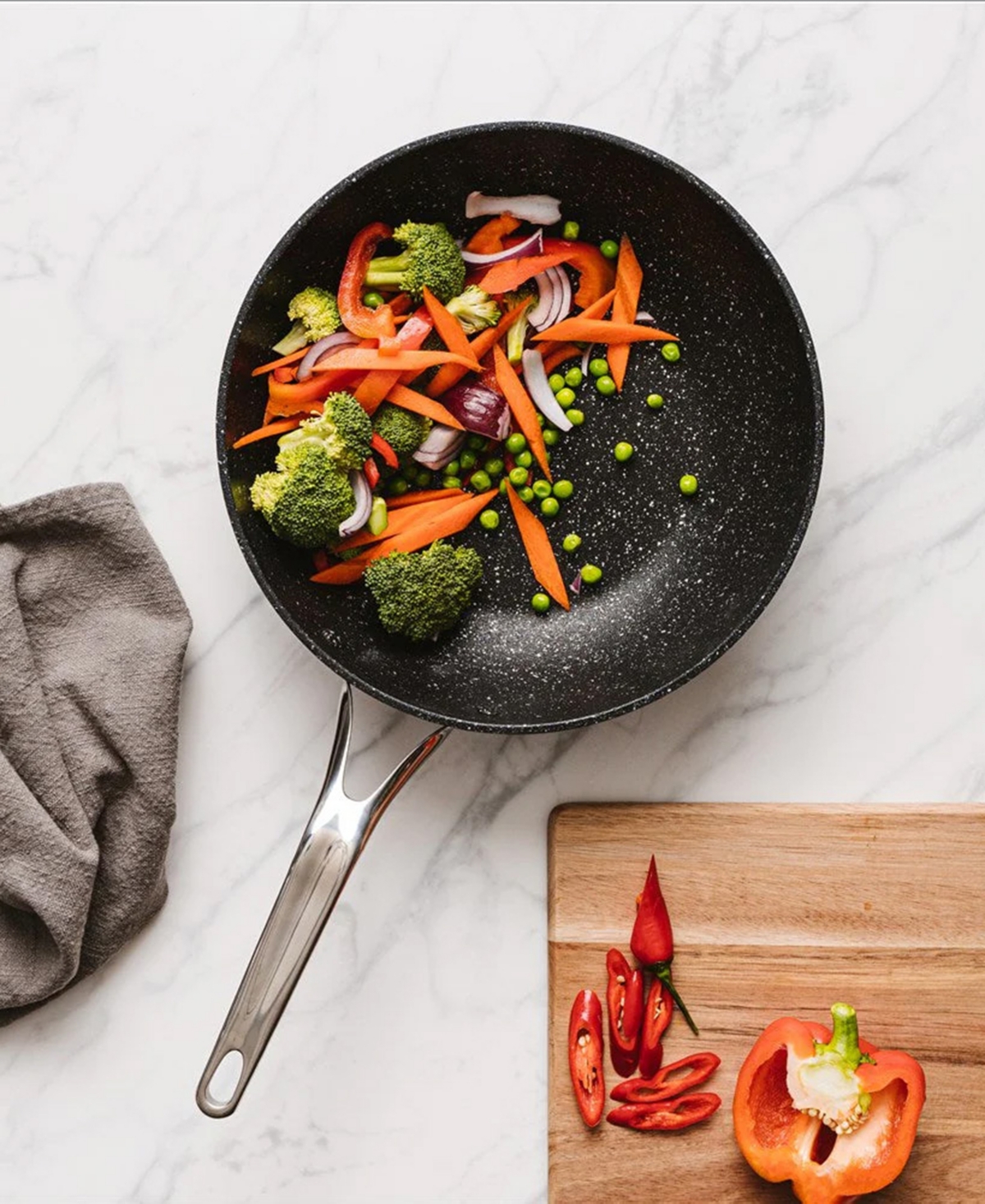 Cuisine::pro Ironroc 11" Cast Aluminum Stirfry Pan In Black
