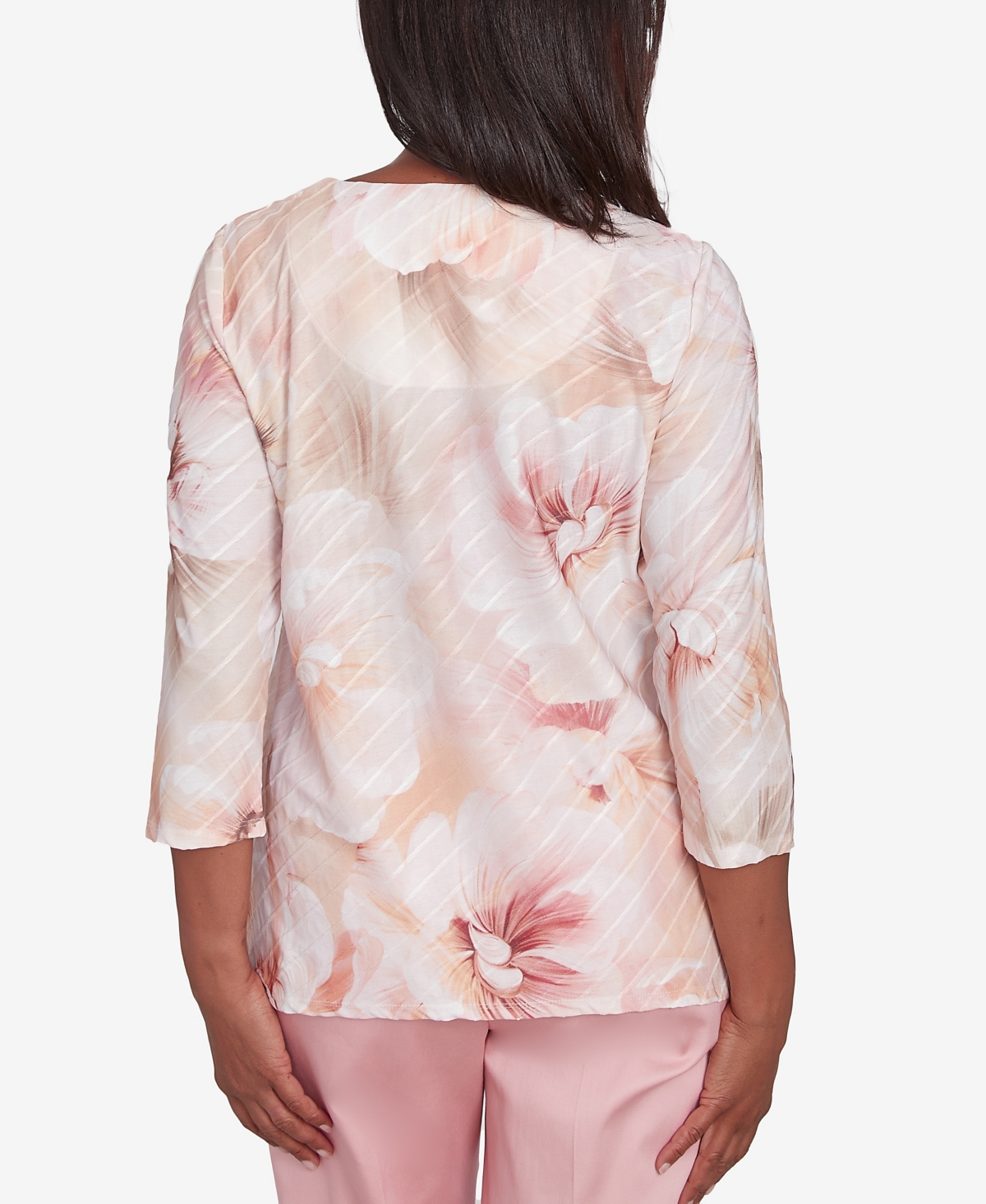 Alfred Dunner Petite Textured Watercolor Flower Top With Necklace In Multi Pink