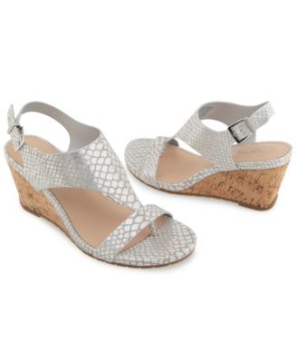Women's Greatly Thong Almond Toe Wedge Sandals