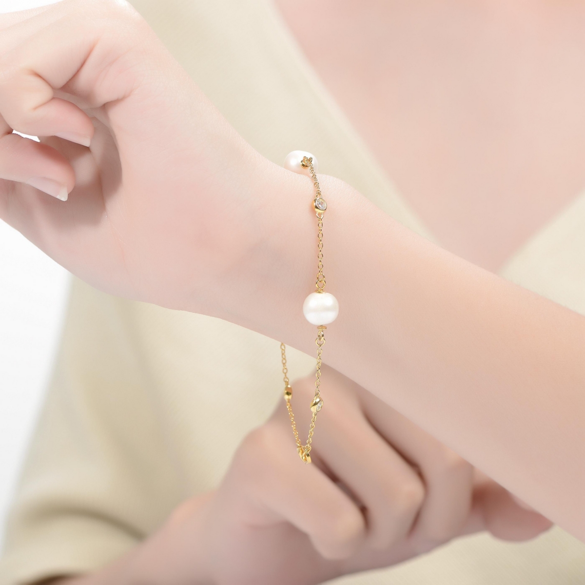 Genevive 14k YellowPlated with Freshwater Pearl & Cubic Zirconia Bezel Station Bracelet - Gold