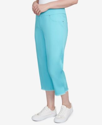 Petite Oasis Pull On Fringe Denim Capri Pants