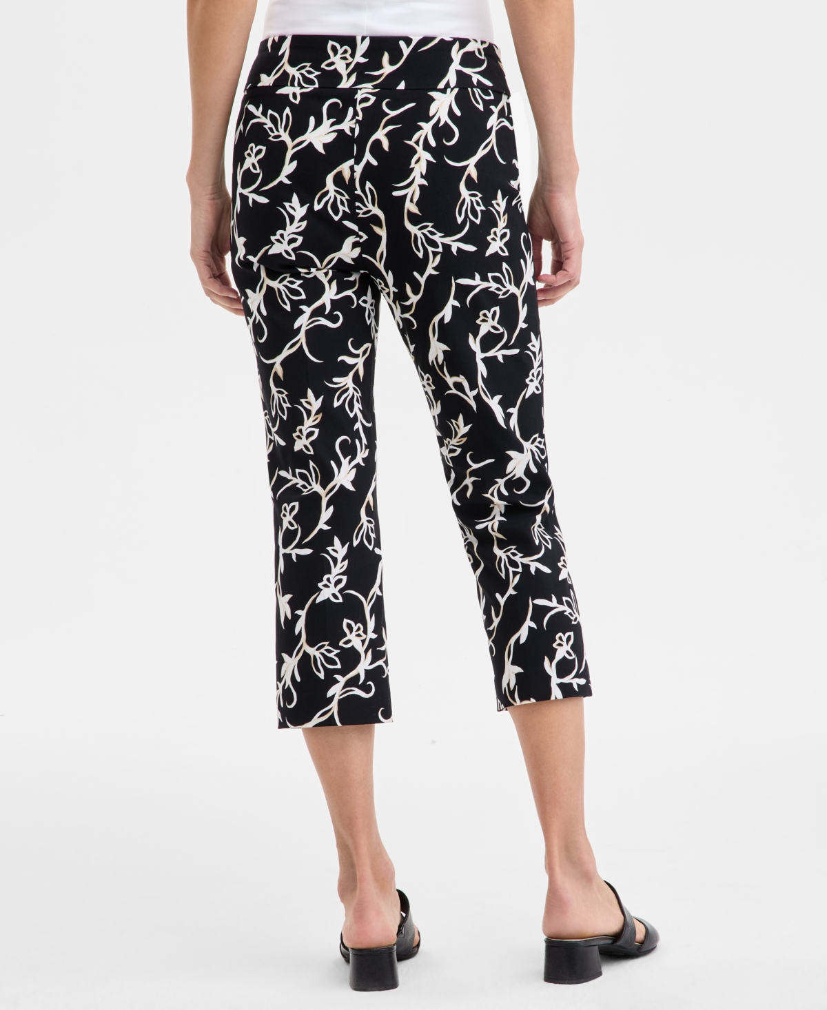 JM COLLECTION WOMEN'S PRINTED RIVET CAPRI PANTS, EXCLUSIVELY AT MACY'S 
