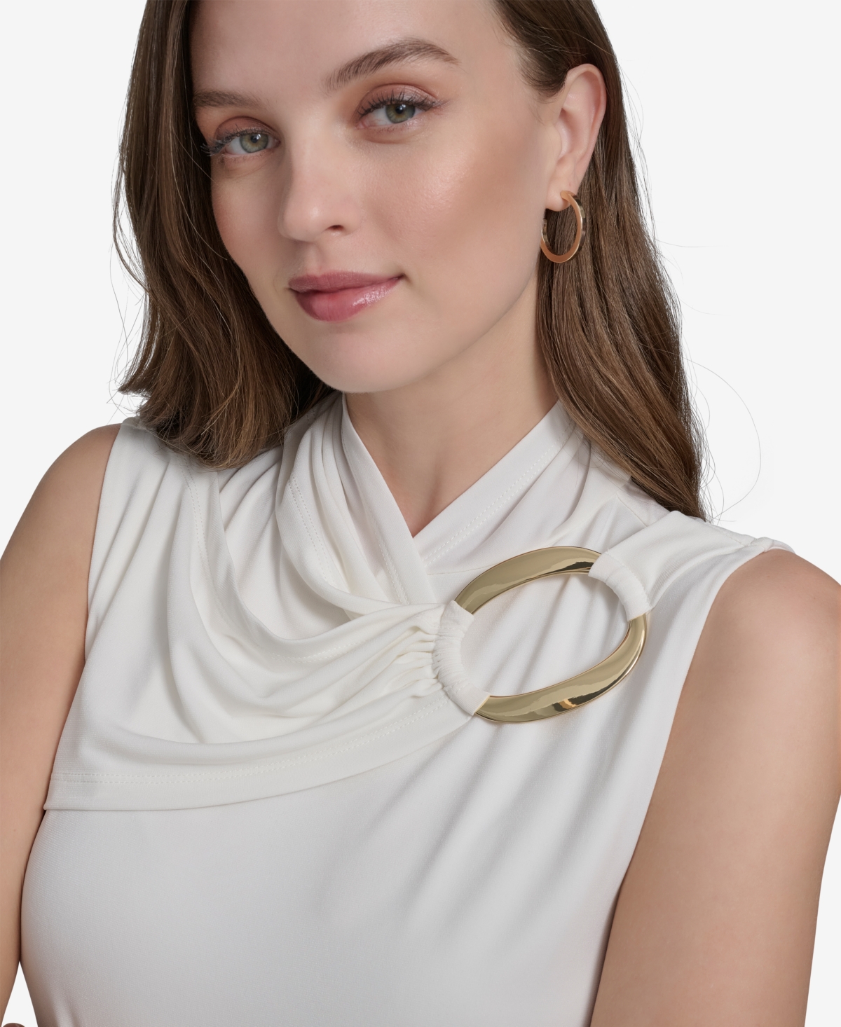 HALSTON WOMEN'S SLEEVELESS CROSSOVER HARDWARE TOP