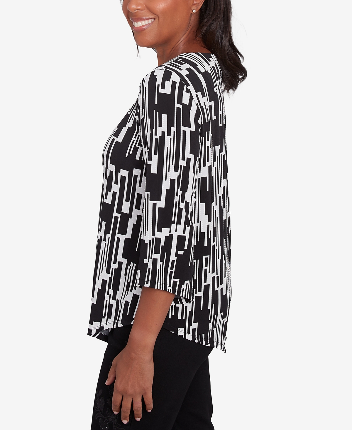 Alfred Dunner Women's Classic Vertical Geometric Top With Necklace In Black,white