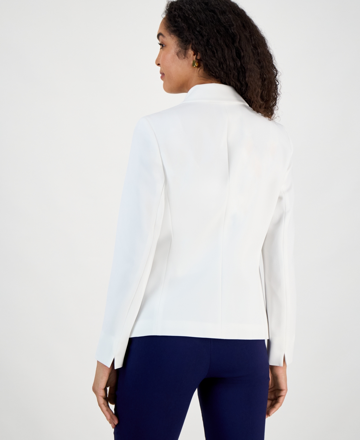 Kasper Petite Notched Three-button Flap-pocket Blazer In Lily White