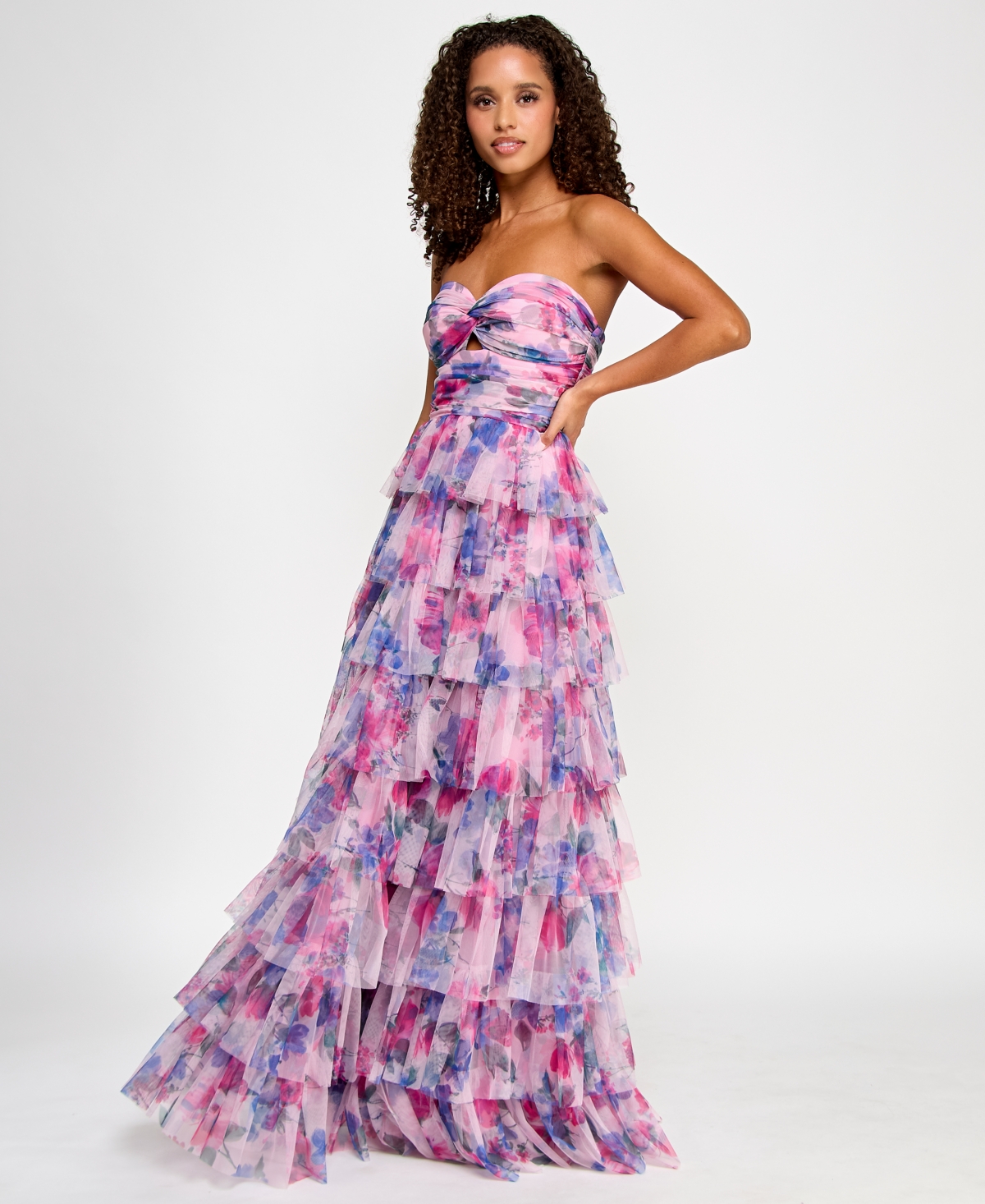 BCX JUNIORS' FLORAL PRINT RUFFLED STRAPLESS GOWN 