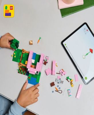 Minecraft The Baby Pig House Building Toy 21268, 238 Pieces