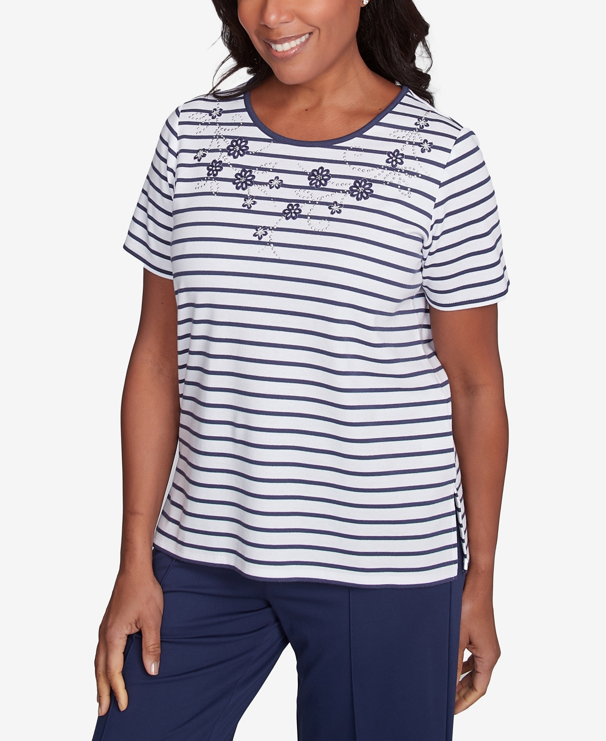 Alfred Dunner Petite Catalina Island Textured Floral Foil Accent Top In Linen