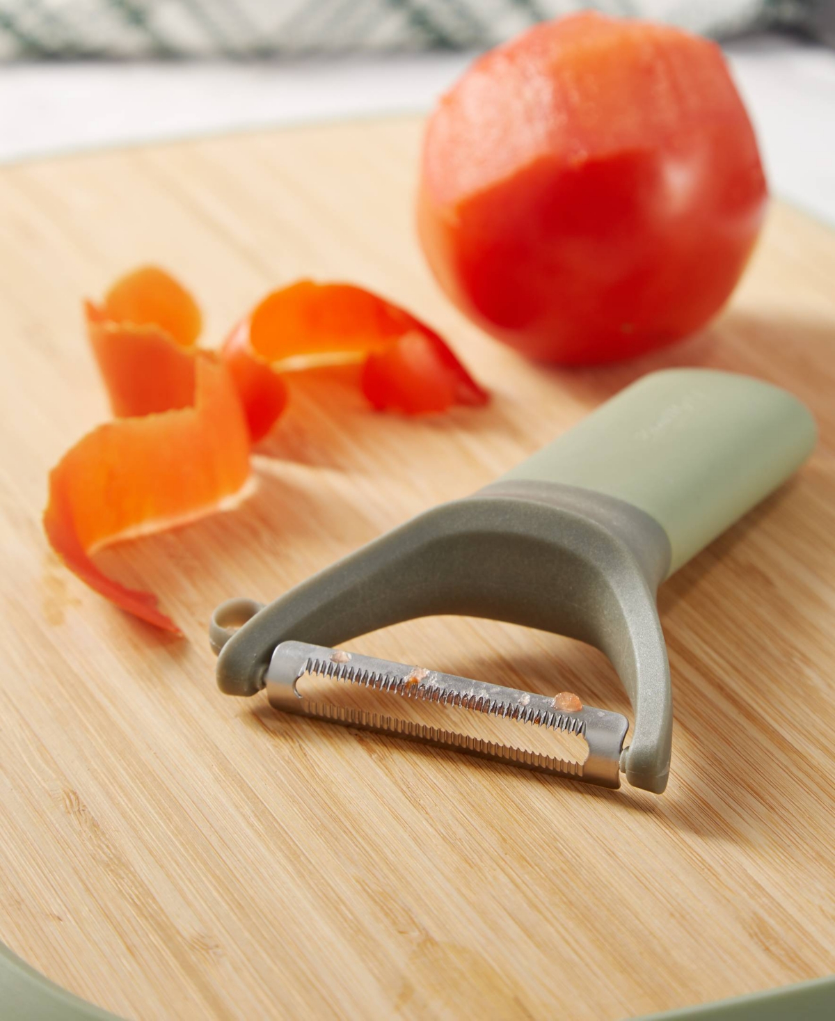 Berghoff Balance 5.25" Stainless Steel Serrated Y-peeler In Sage