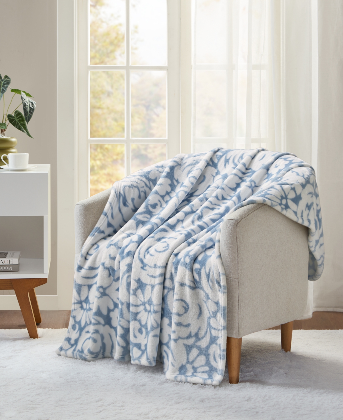 Premier Comfort Cozy Plush Printed Throw, 50" X 70", Exclusively At Macy's In Blue Floral