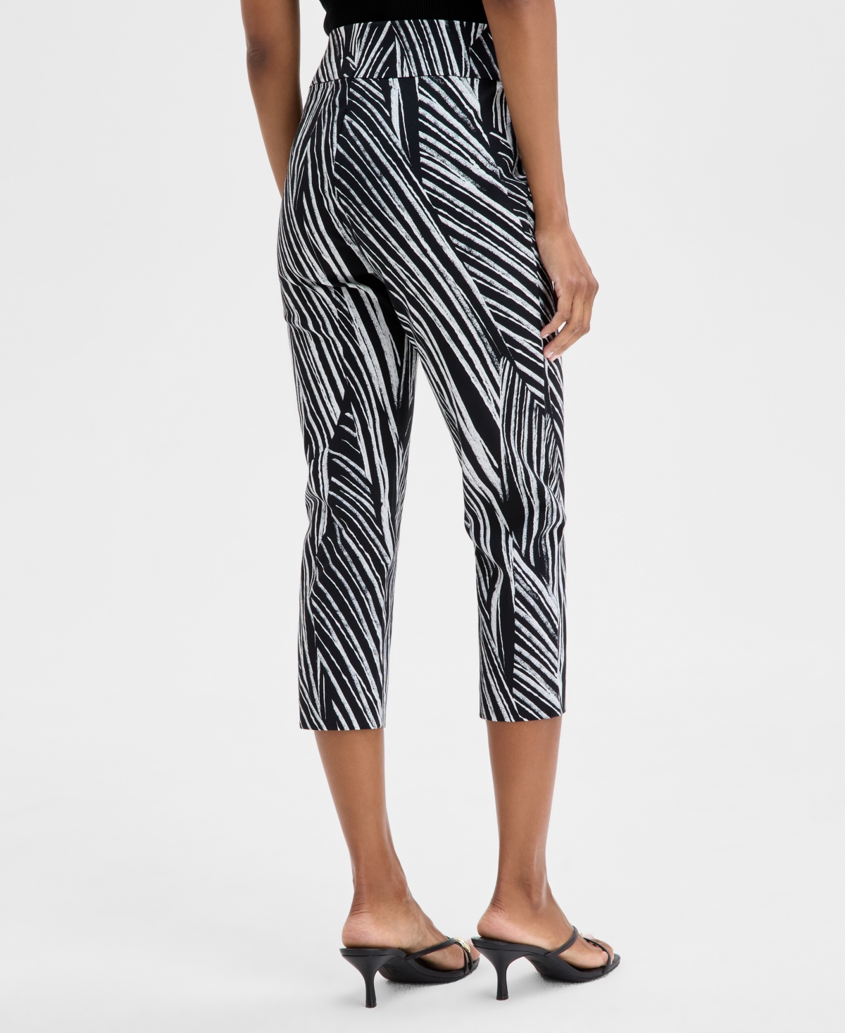 Inc International Concepts Petite Tummy-control Pull-on Capri Pants, Created For Macy's