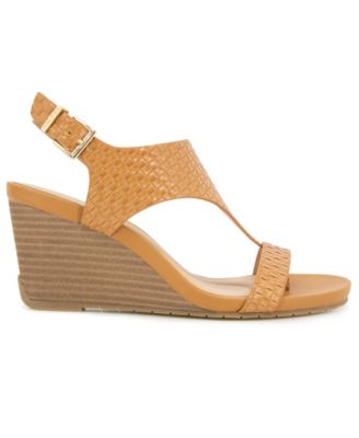 Women's Greatly Thong Almond Toe Wedge Sandals