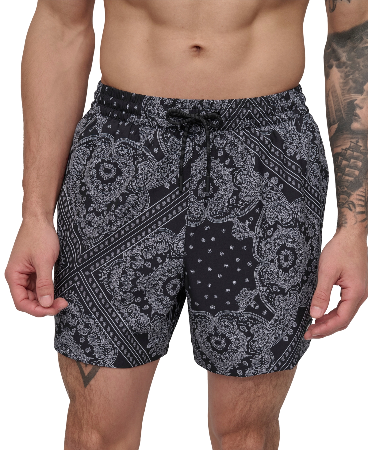 DKNY MEN'S EURO BLACK & WHITE BANDANA PRINT PERFORMANCE 5" VOLLEY SHORTS 
