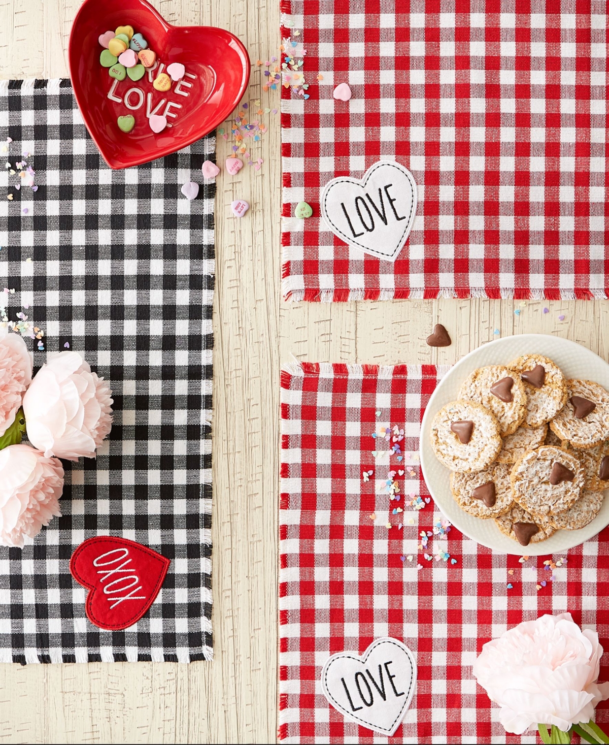 Design Imports Love Xoxo Checkers Embellished Placemat, Set Of 4 In Red